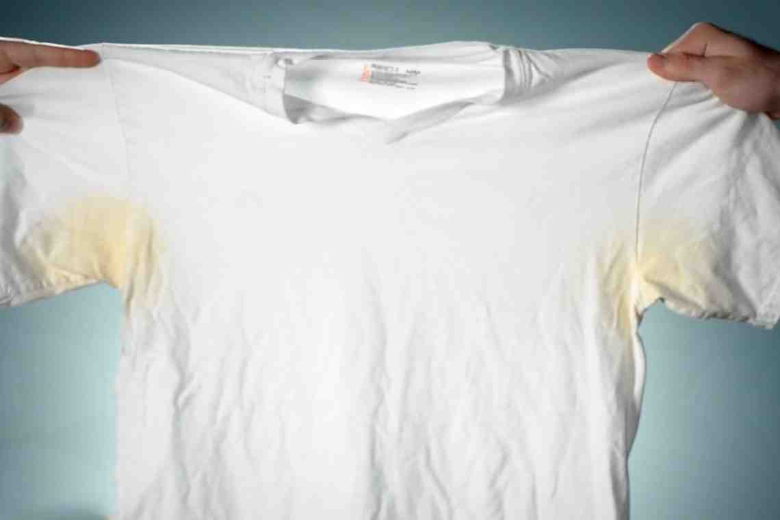 Как избавиться от белых пятен на одежде