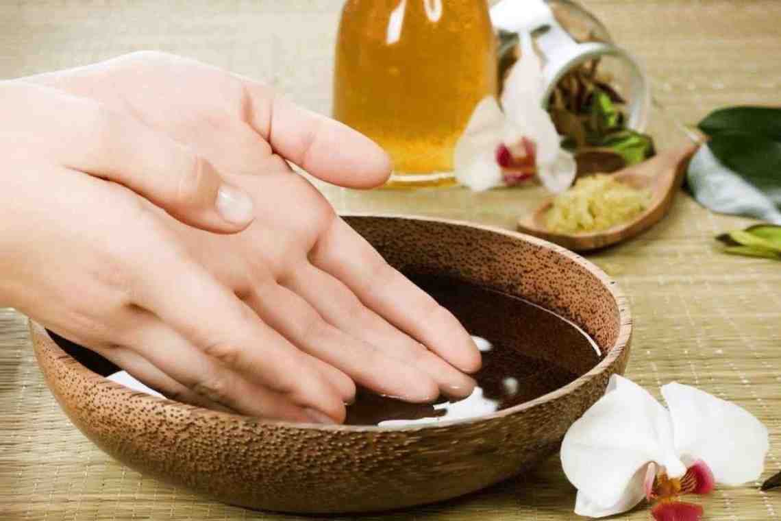 Ванночка для роста ногтей в домашних условиях. Ванночки для ногтей для роста. Травяные ванночки для рук. Ванночка для рук и ногтей. Спа парафинотерапия для рук.