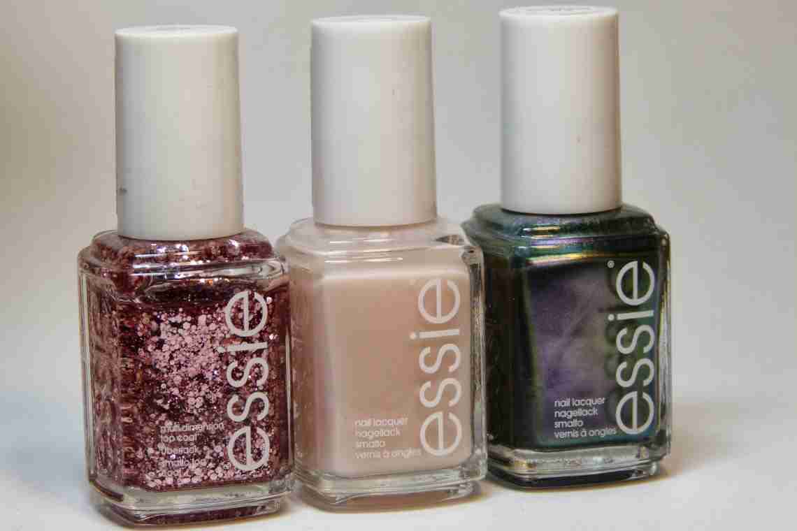 Осенние коллекции лаков для ногтей от Essie: Virgin Snow и Leggy Legend