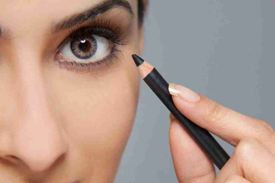 Что используют визажисты для макияжа глаз