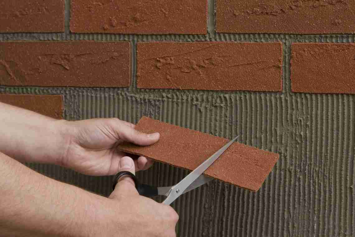 Искусственный кирпич – из чего делают, особенности подготовки стен и укладки материала