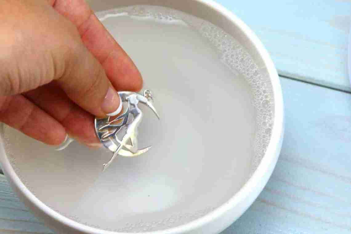 Чем чистить серебро, чтобы блестело?