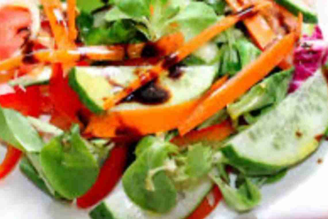 Рецепт овощного салата с растительным маслом: вкусно и полезно