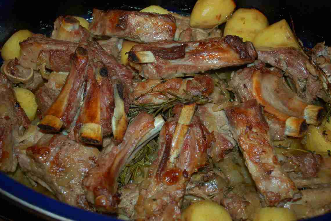 Свиные ребрышки с овощами в духовке: пошаговые рецепты