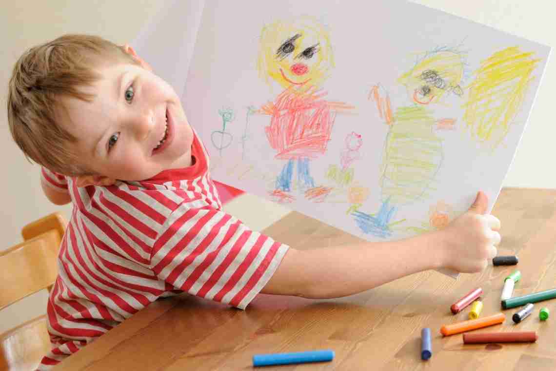 Как научить малыша рисовать