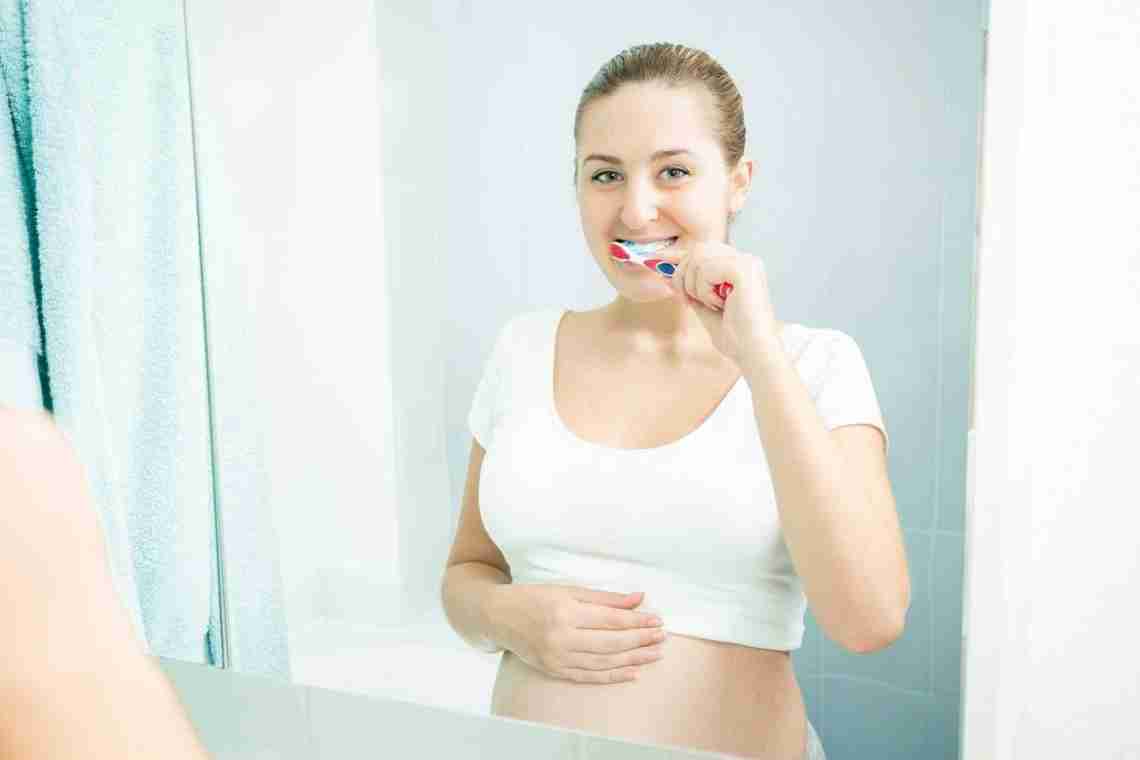 Как сохранить зубы во время беременности
