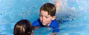 Стоит ли учить ребенка плавать