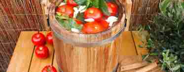 Как засолить помидоры в бочке: вкусные рецепты, полезные рекомендации