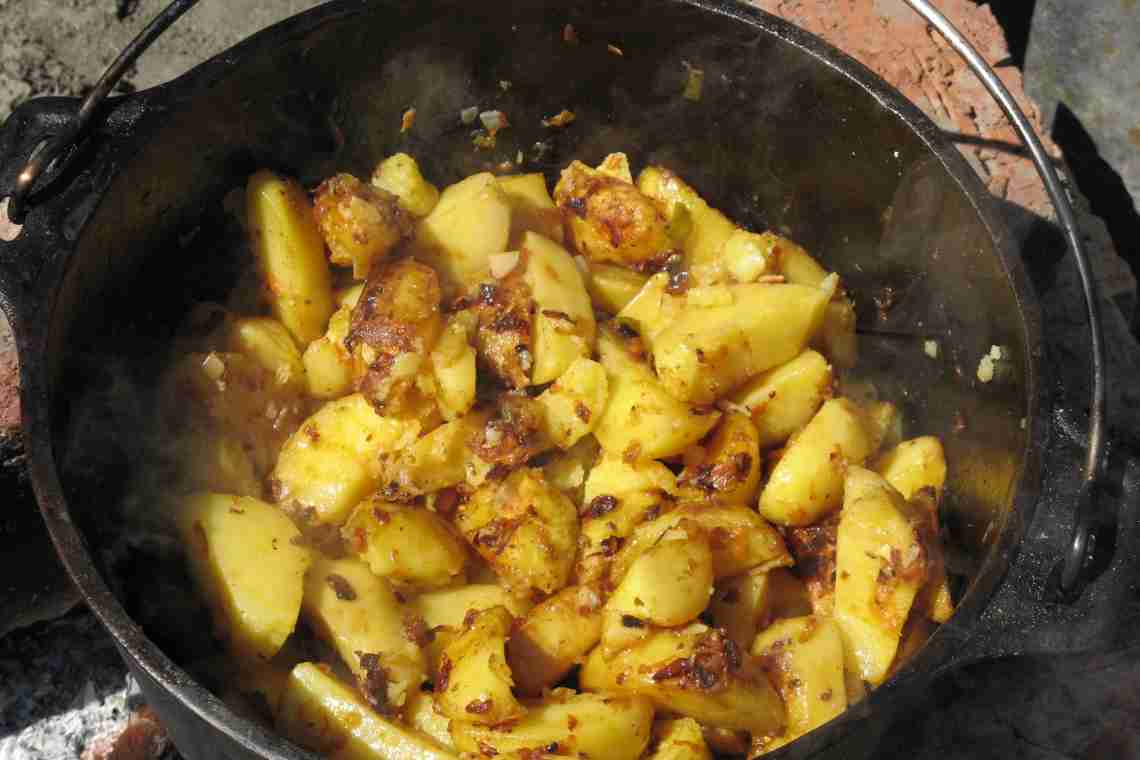 Как потушить картошку с мясом в казане? Рецепты