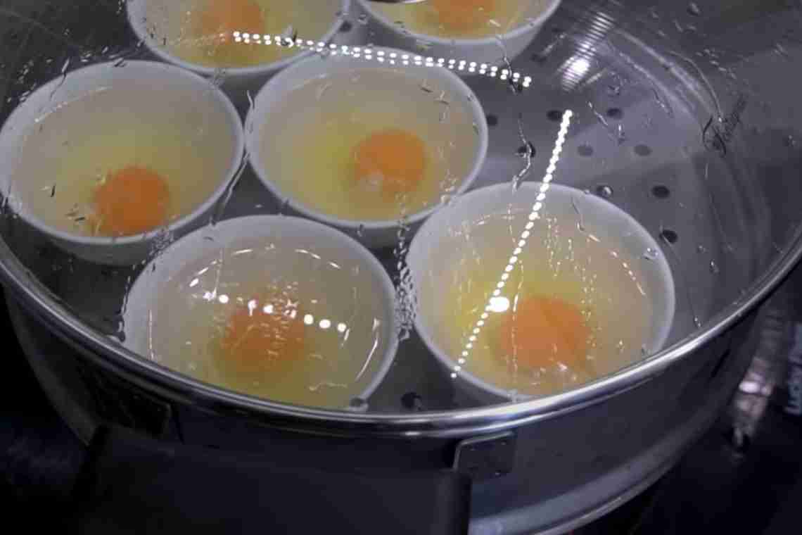 Как варить яйца в мультиварке на пару, в воде и в виде омлета?