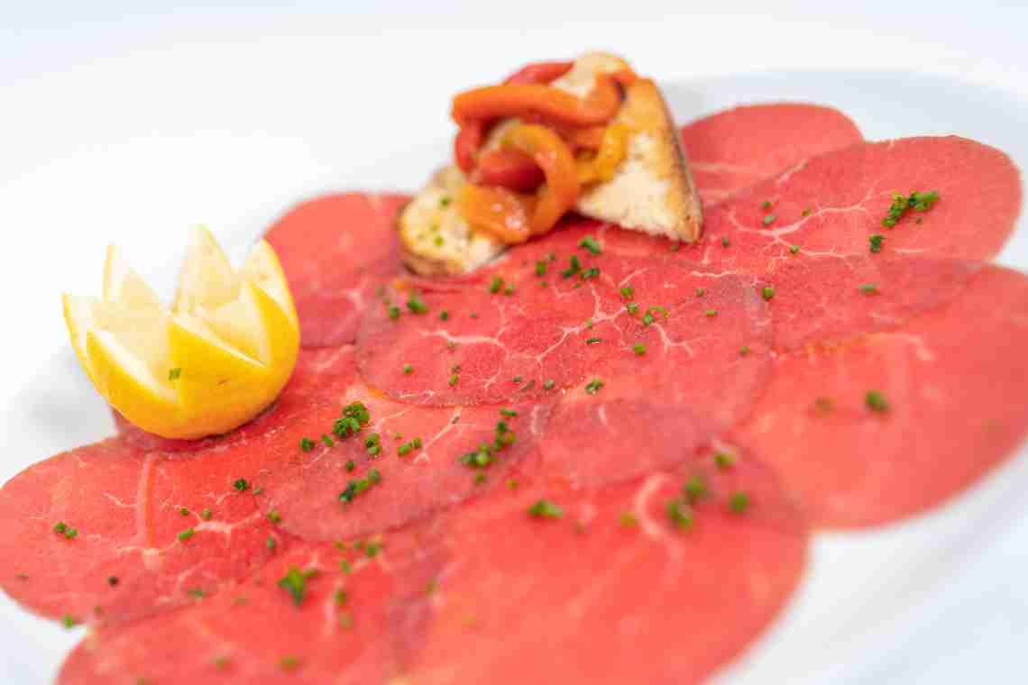 Карпаччо - это изысканная итальянская закуска для вашего праздника