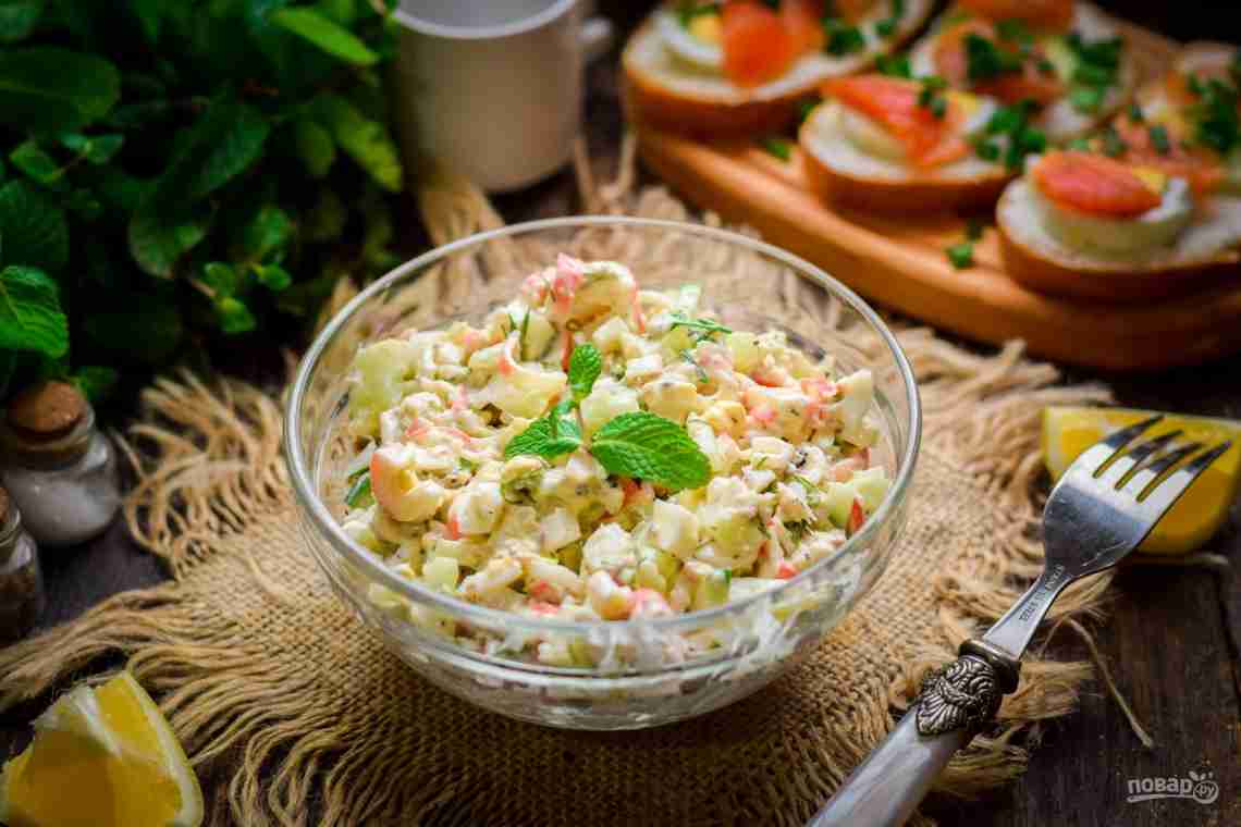 Салат с крабовыми палочками - 3 лучших рецепта