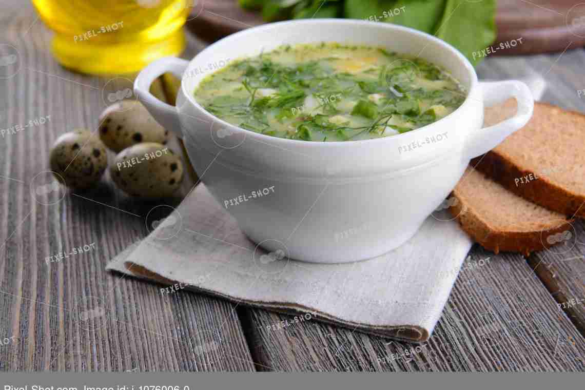 Говяжий суп со шпинатом и щавелем