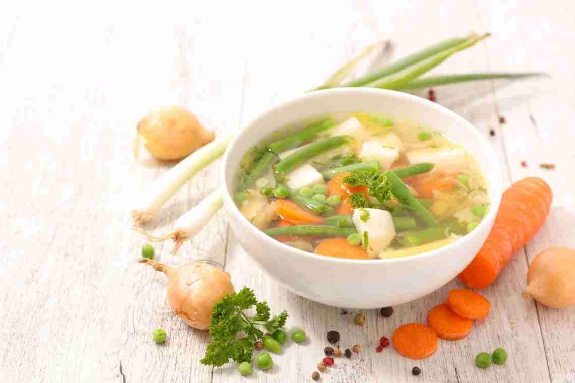 Как приготовить легкий диетический овощной суп