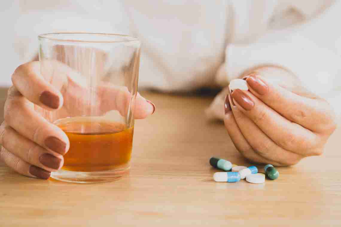 Почему нельзя пить алкоголь с антибиотиками и чем грозит несоблюдение этого правила?