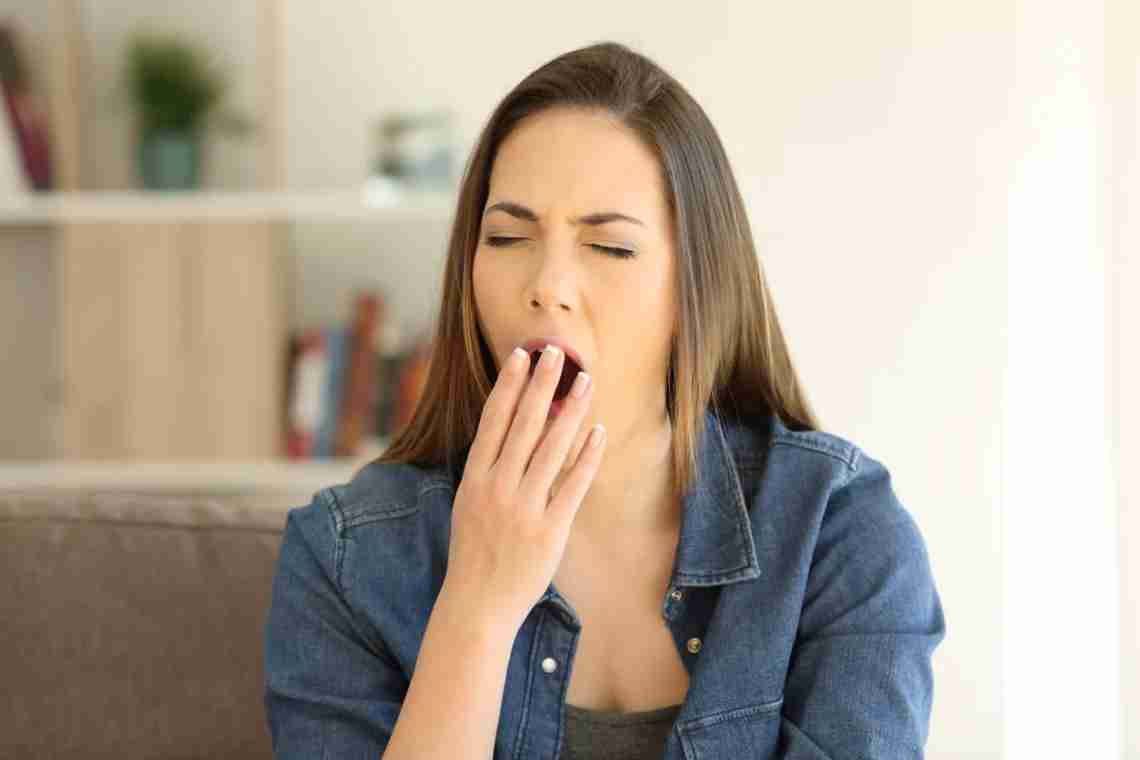 Почему люди зевают? Ученые о зевоте