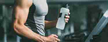 Начинающим спортсменам: можно ли пить воду во время тренировки