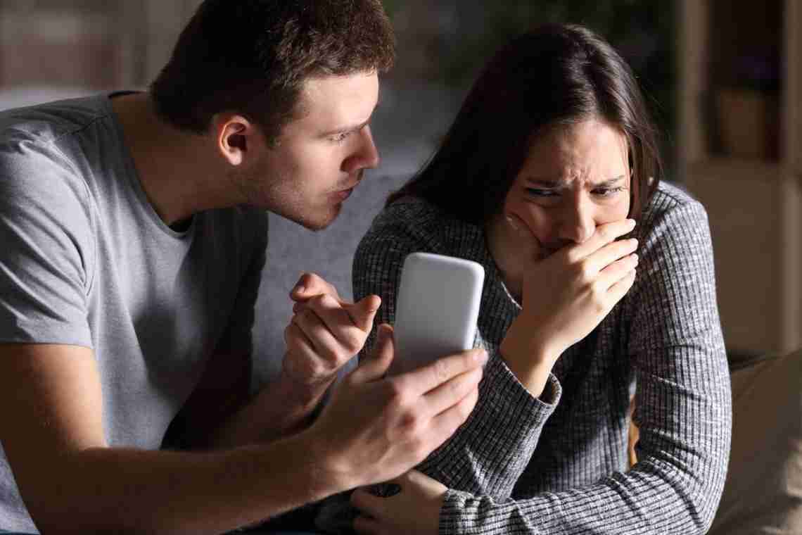 Стоит ли звонить любовнице мужа: мнение психолога