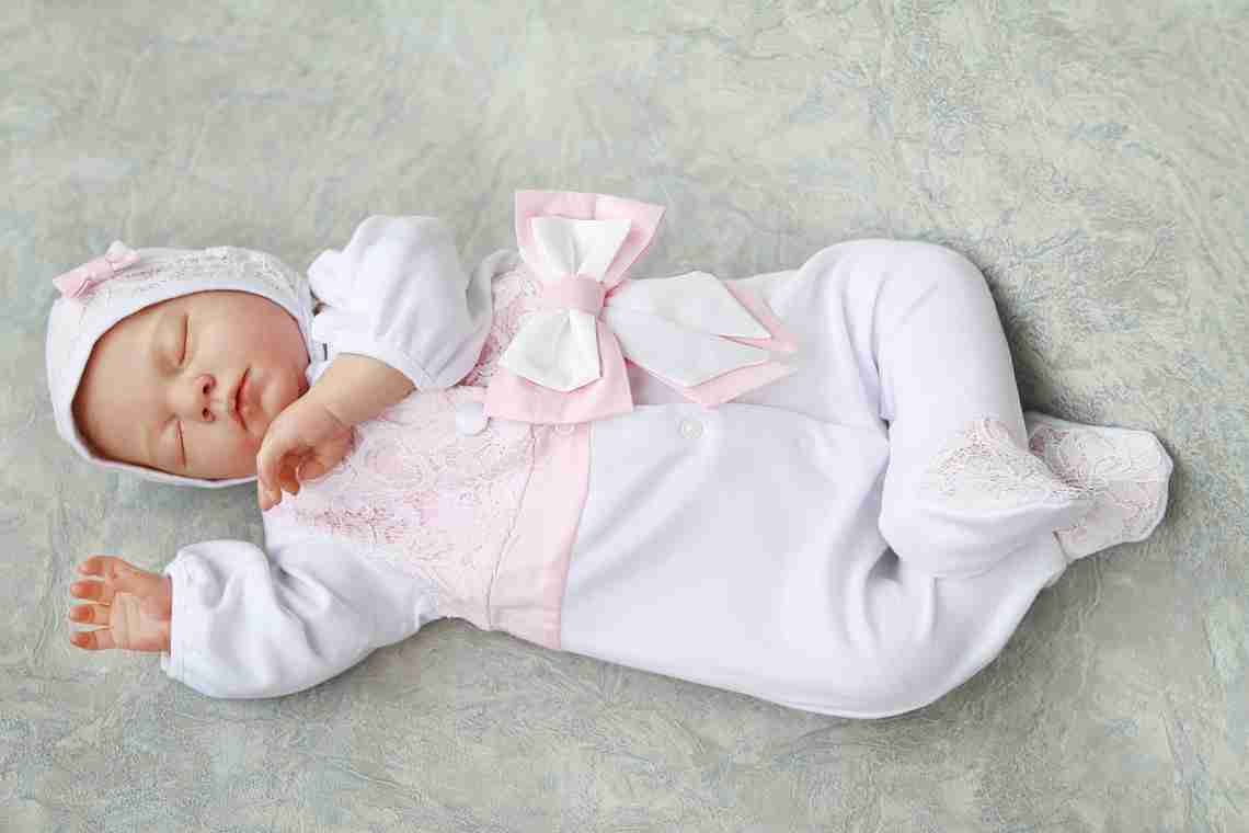 Как выбирать одежду для новорожденных