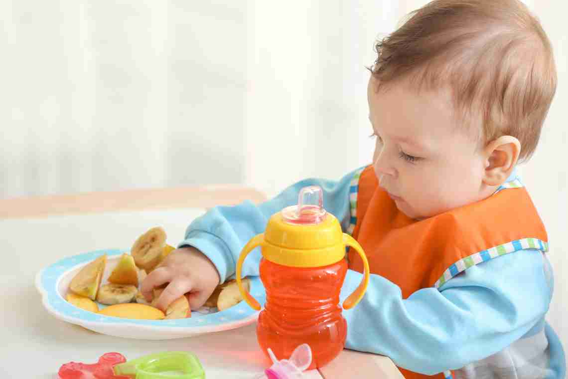 Чем кормить ребенка в 10 месяцев
