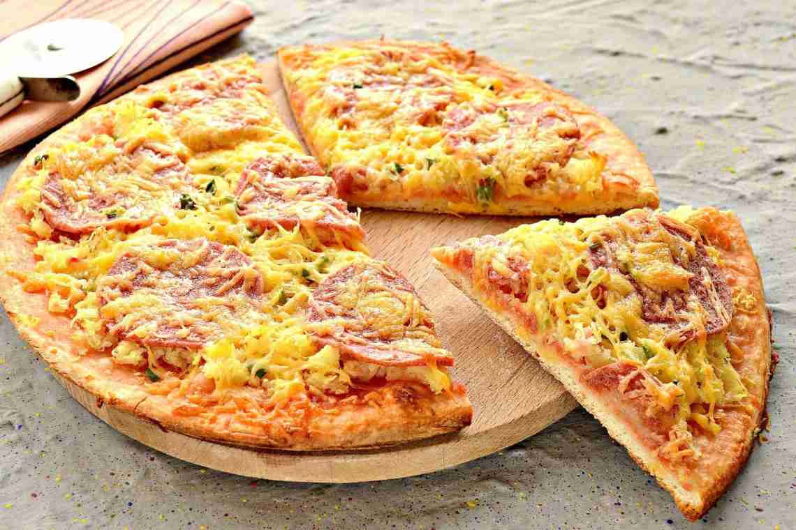 Пицца с колбасой и сыром. Несколько простых рецептов