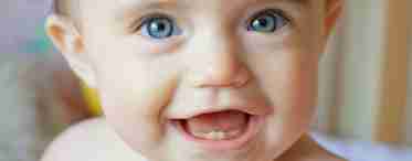 У ребенка режутся зубы: признаки и первая помощь малышу
