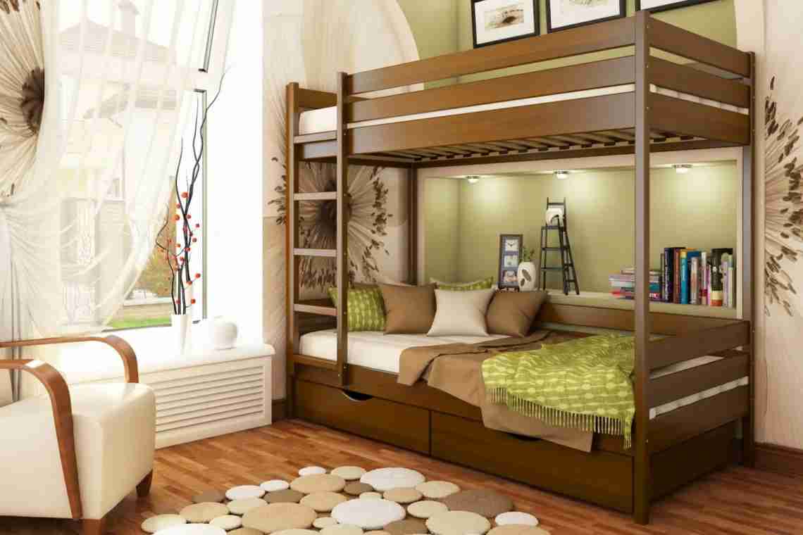 Двухъярусная деревянная кровать