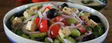 Овочевий салат з сиром і смаженими кабачками