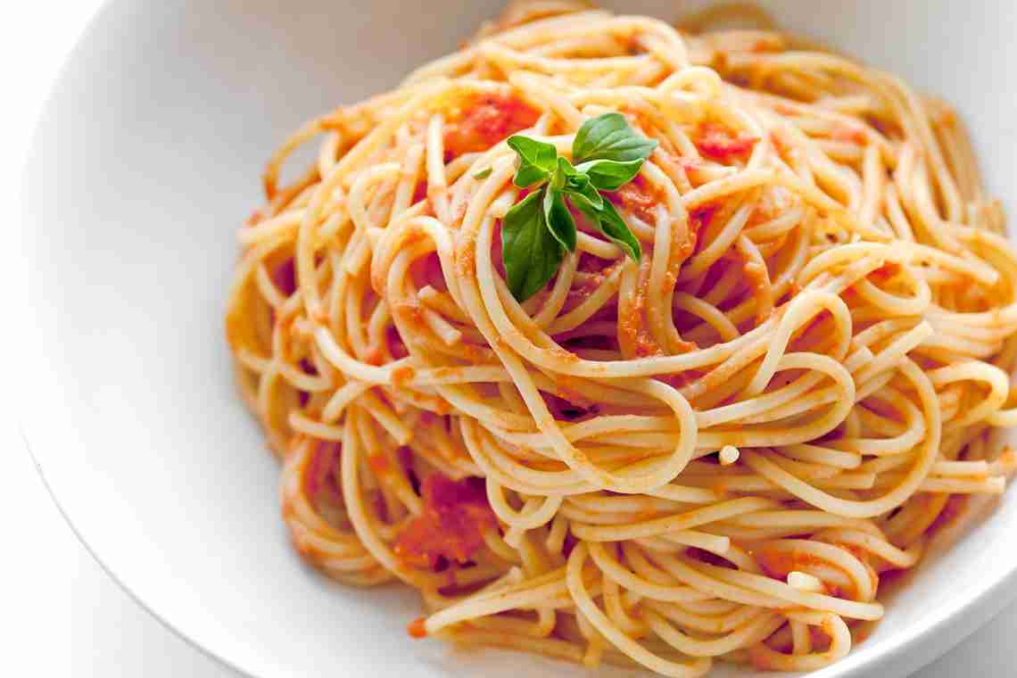 Соковитий м'ясний фарш до макаронів і спагеті