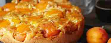 Відкритий пиріг з абрикосовим джемом