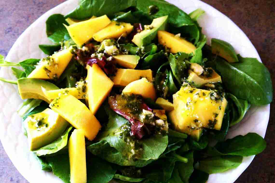 Салат з манго і хіками