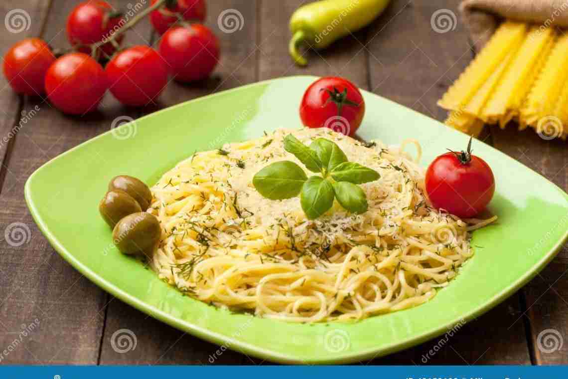 Спагетті з помідорами і чорними оливками (Spaghetti alle Olive Nere)