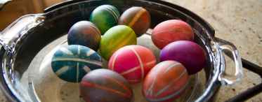 Як фарбувати яйця на Великдень: використовуємо натуральні барвники