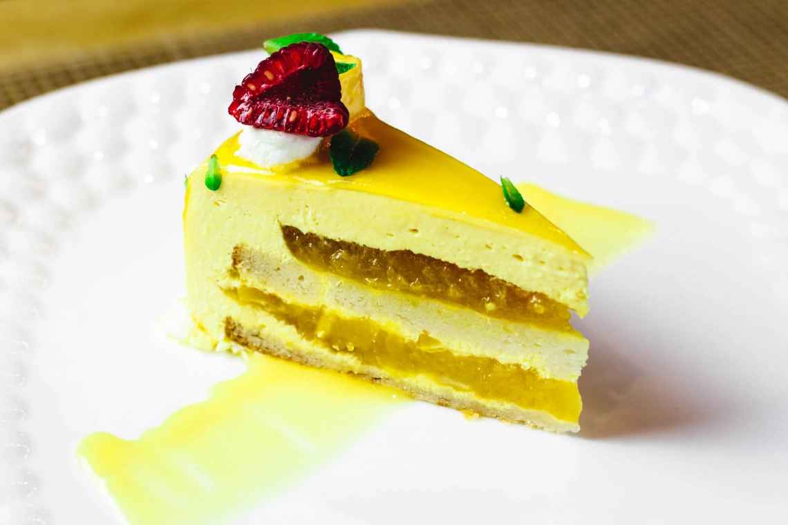 Фруктово-лимонний торт